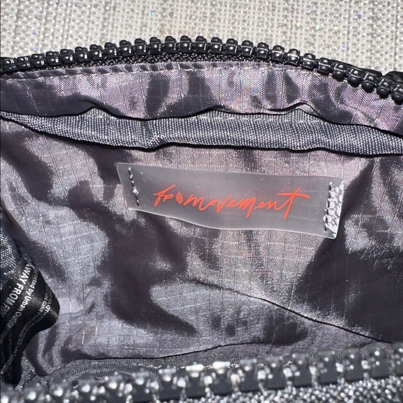 FP movement Black Essentials Quilted Nylon Waterproof Cosmetic Bag - Picture 13 of 16